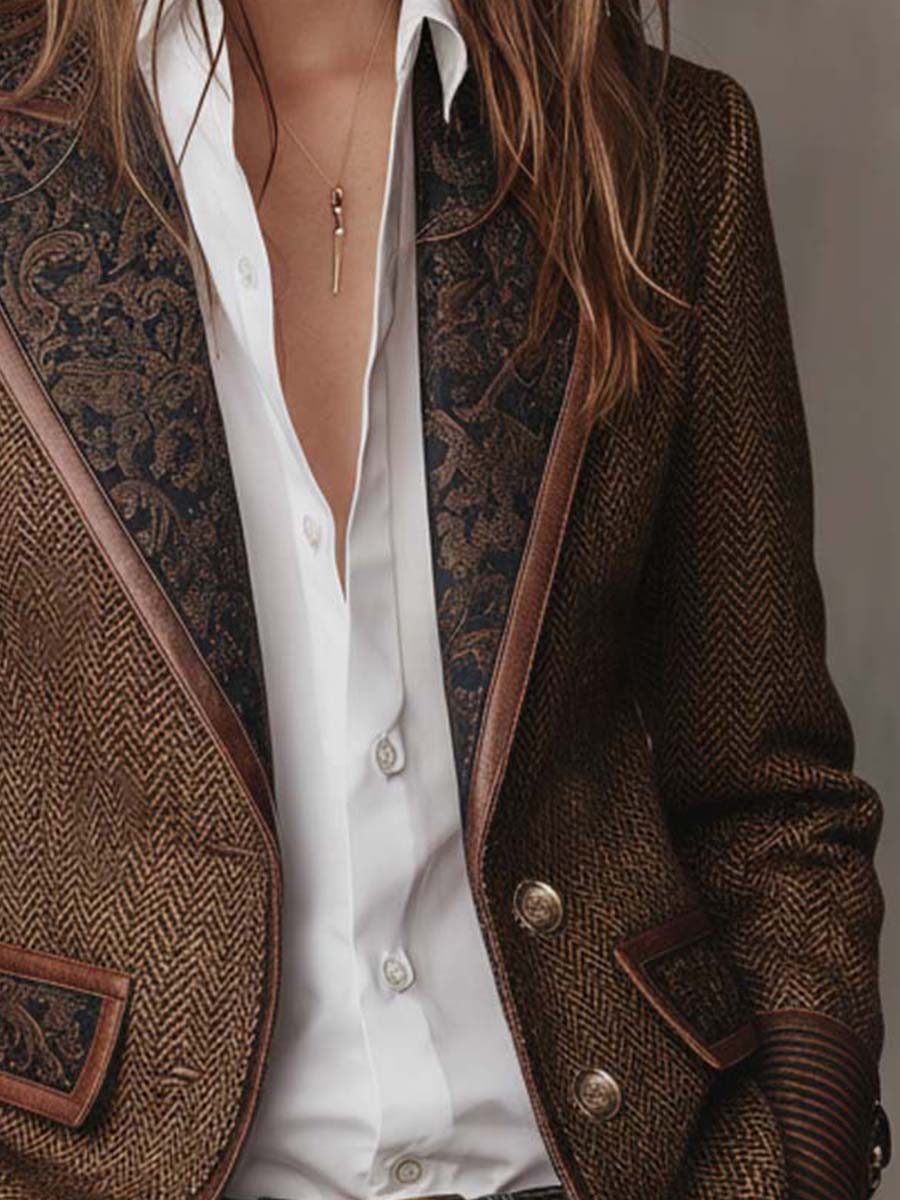 Americana con diseño en espiga y paneles estampados